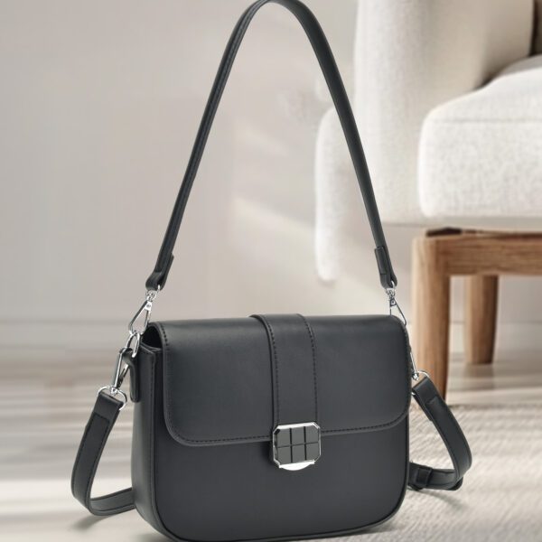 Bolsa Feminina Transversal Compacta com Fivela Metálica